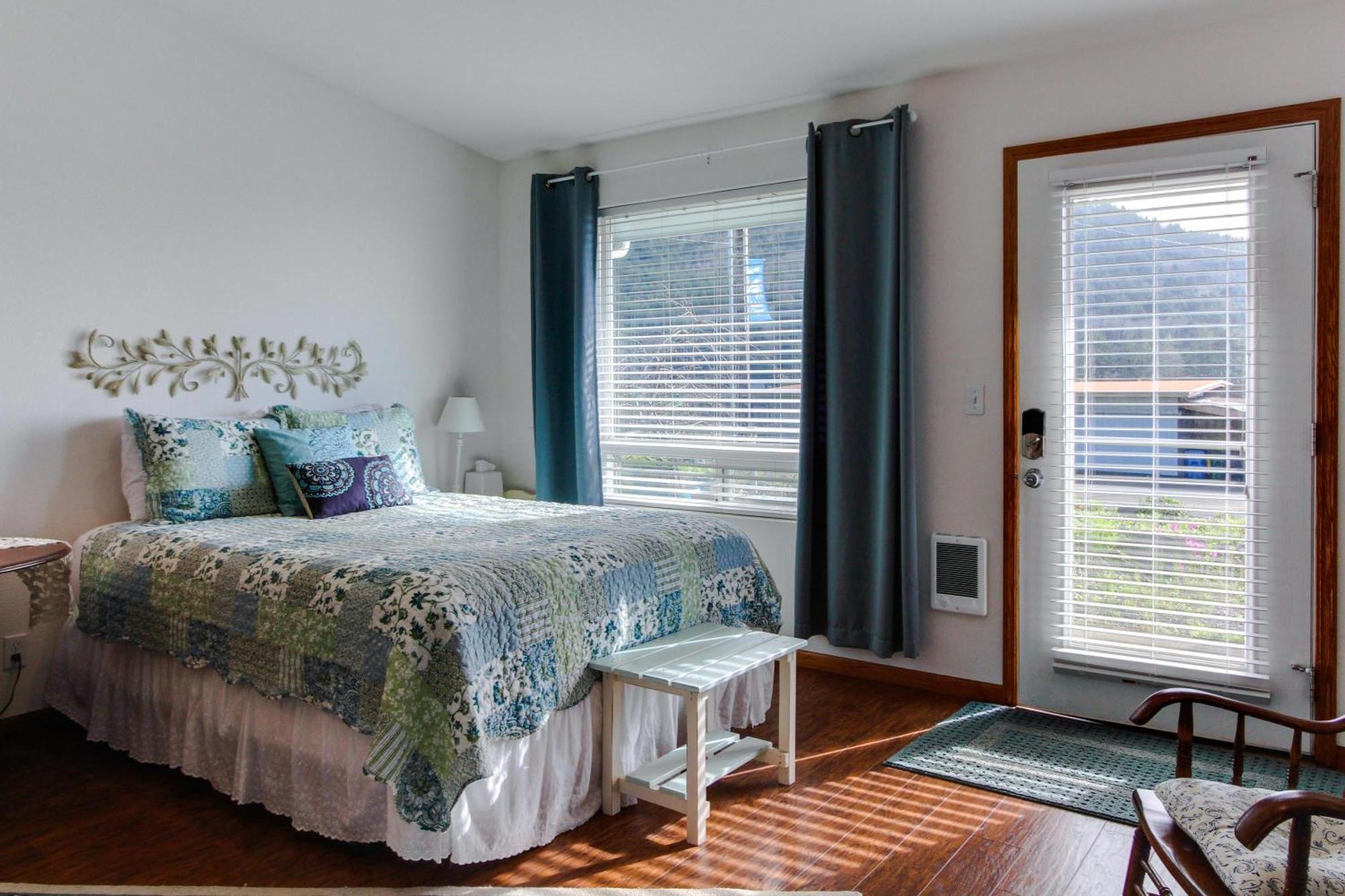 Ocean Cove Inn 야핫츠 외부 사진
