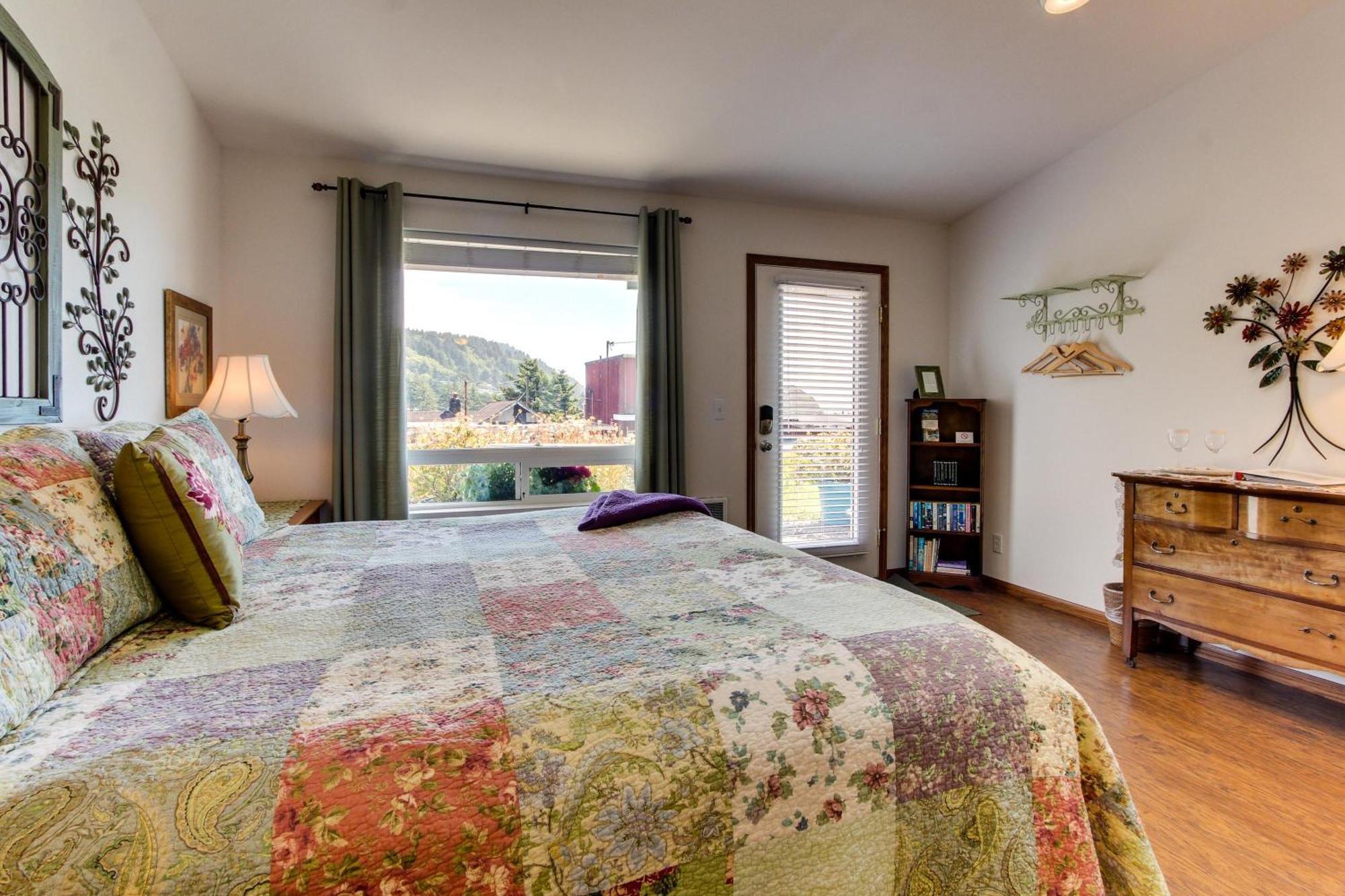 Ocean Cove Inn 야핫츠 객실 사진