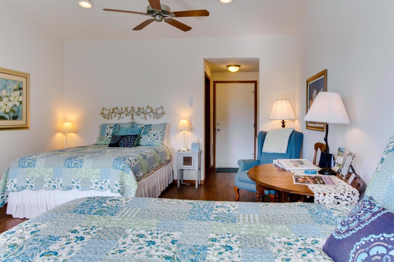 Ocean Cove Inn 야핫츠 외부 사진