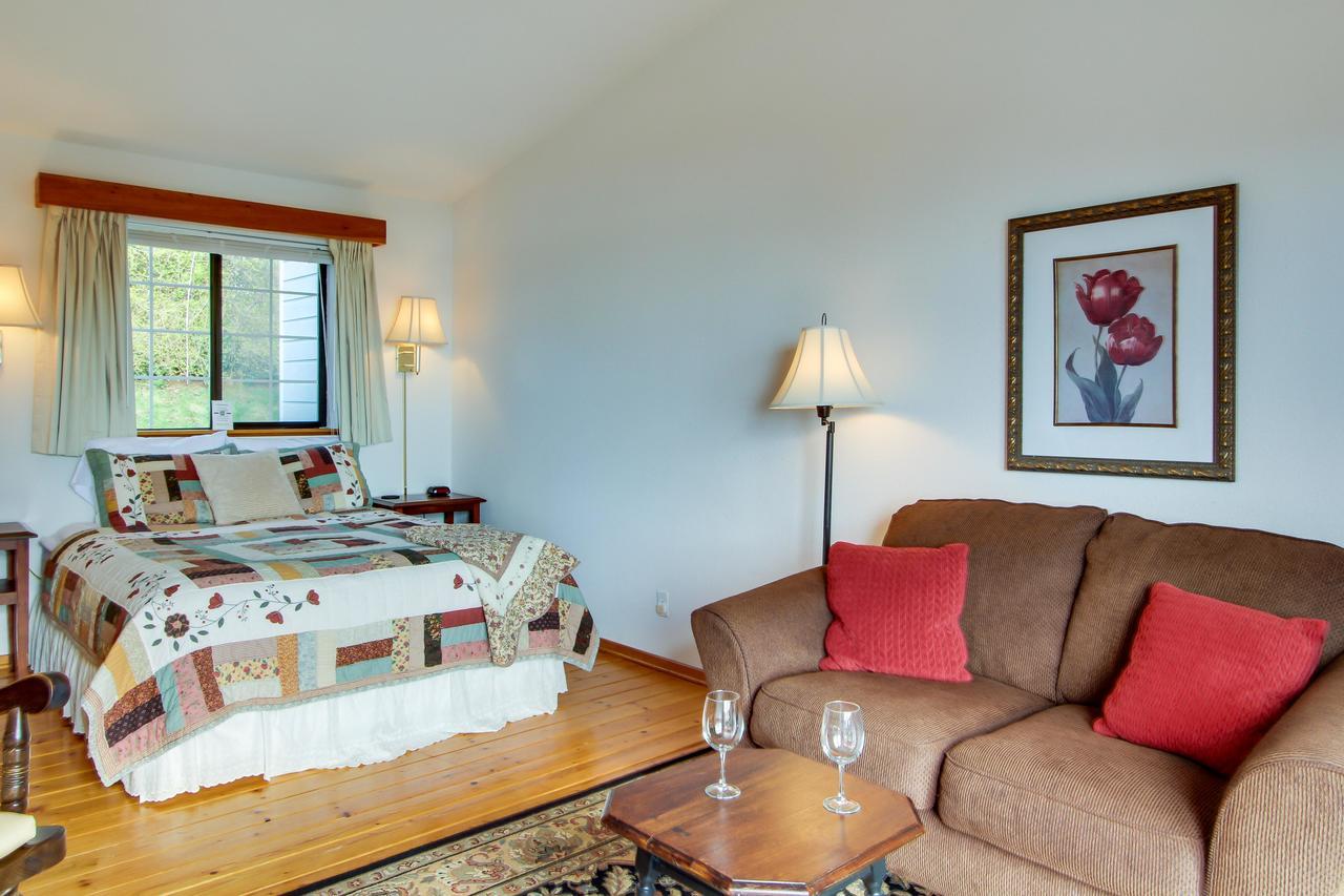 Ocean Cove Inn 야핫츠 외부 사진